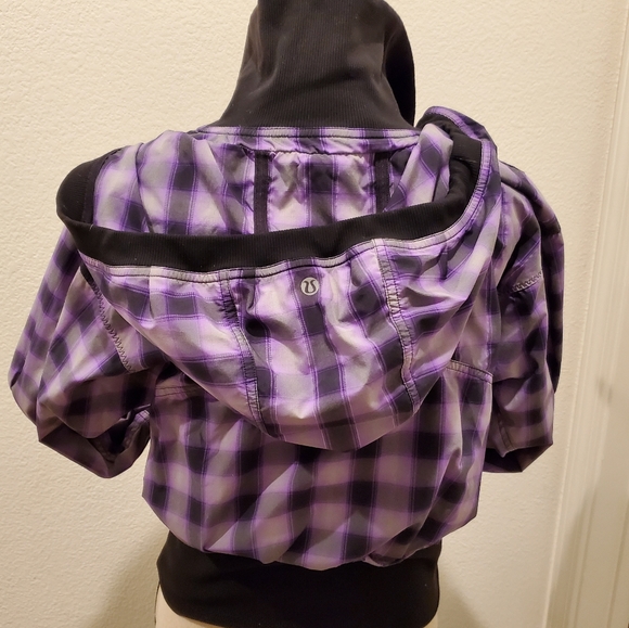 Lululemon Women's Windbreaker - Picture 3 of 4